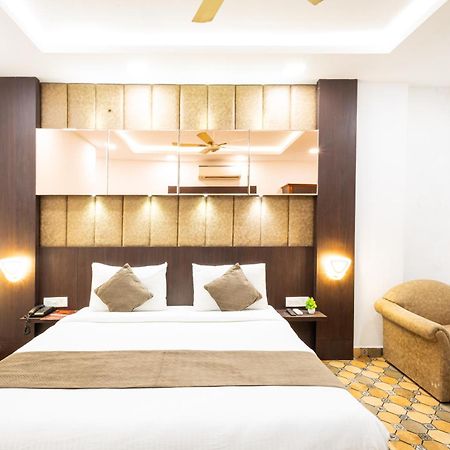 Hotel Panickers Residency - Ajmal Khan Market Near Karol Bagh Metro Дели Экстерьер фото