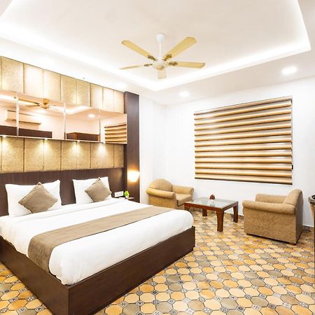 Hotel Panickers Residency - Ajmal Khan Market Near Karol Bagh Metro Дели Экстерьер фото