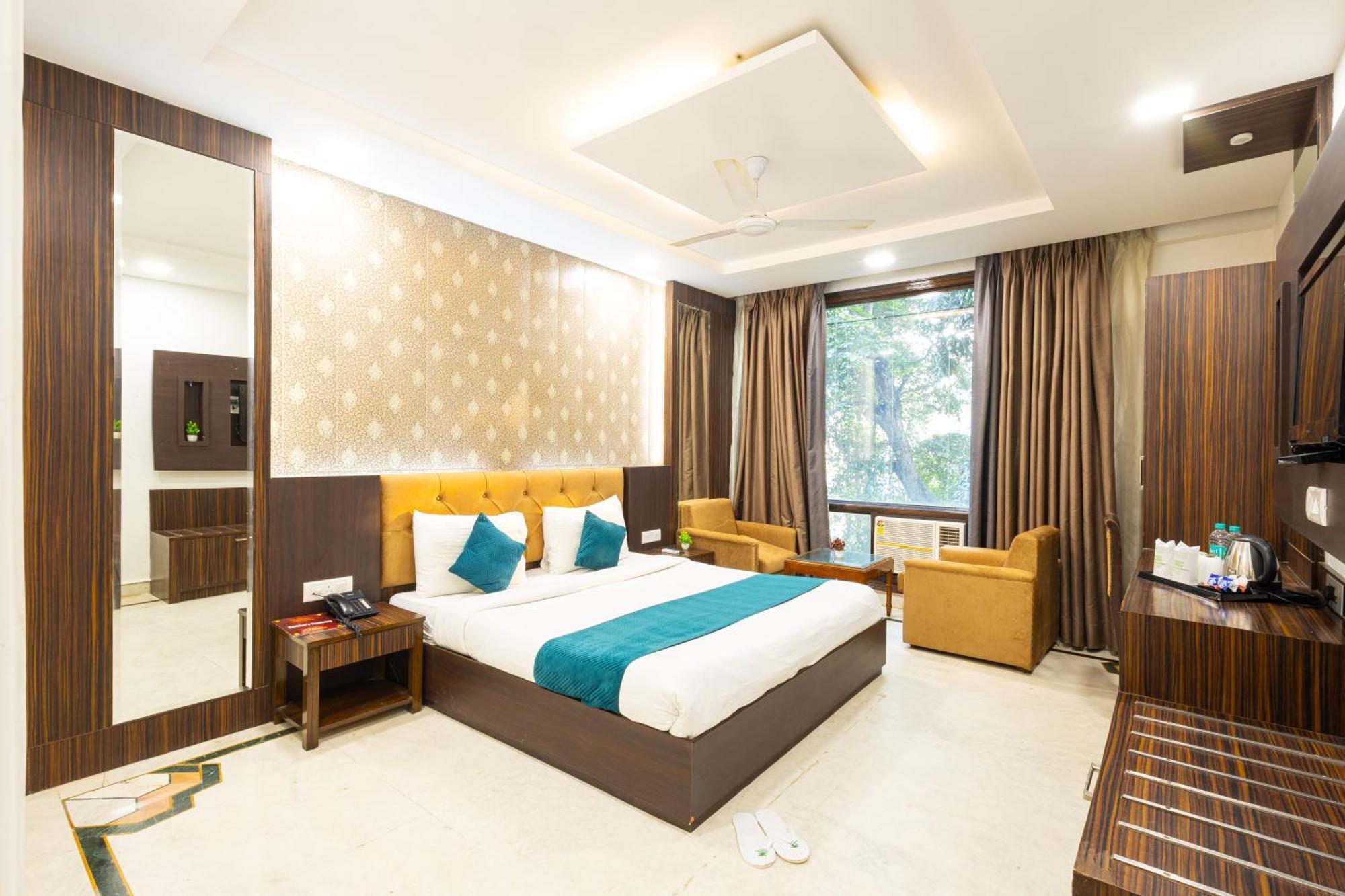 Hotel Panickers Residency - Ajmal Khan Market Near Karol Bagh Metro Дели Экстерьер фото