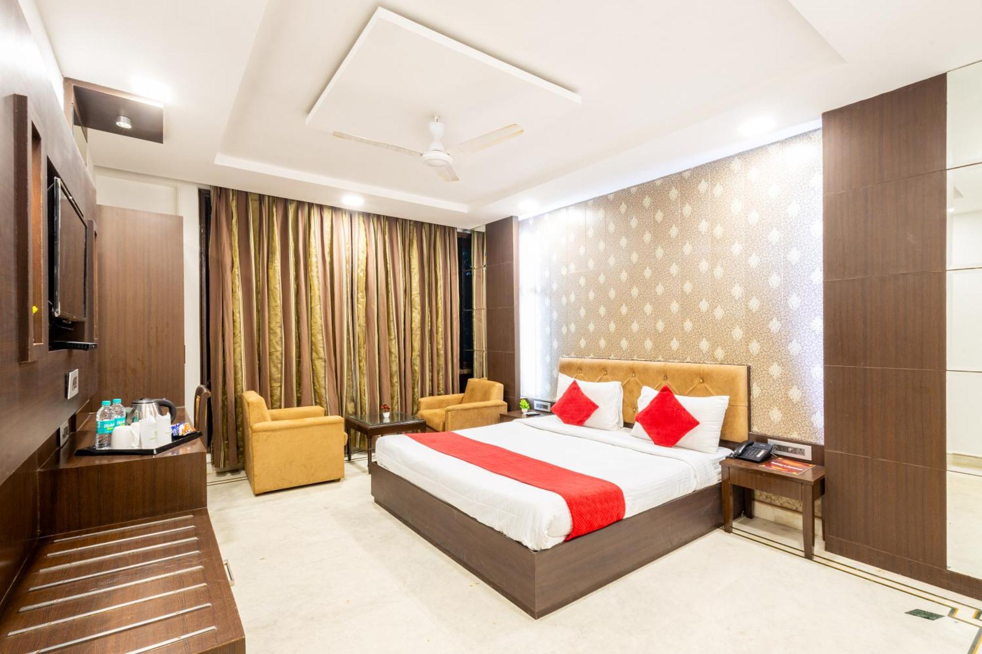 Hotel Panickers Residency - Ajmal Khan Market Near Karol Bagh Metro Дели Экстерьер фото