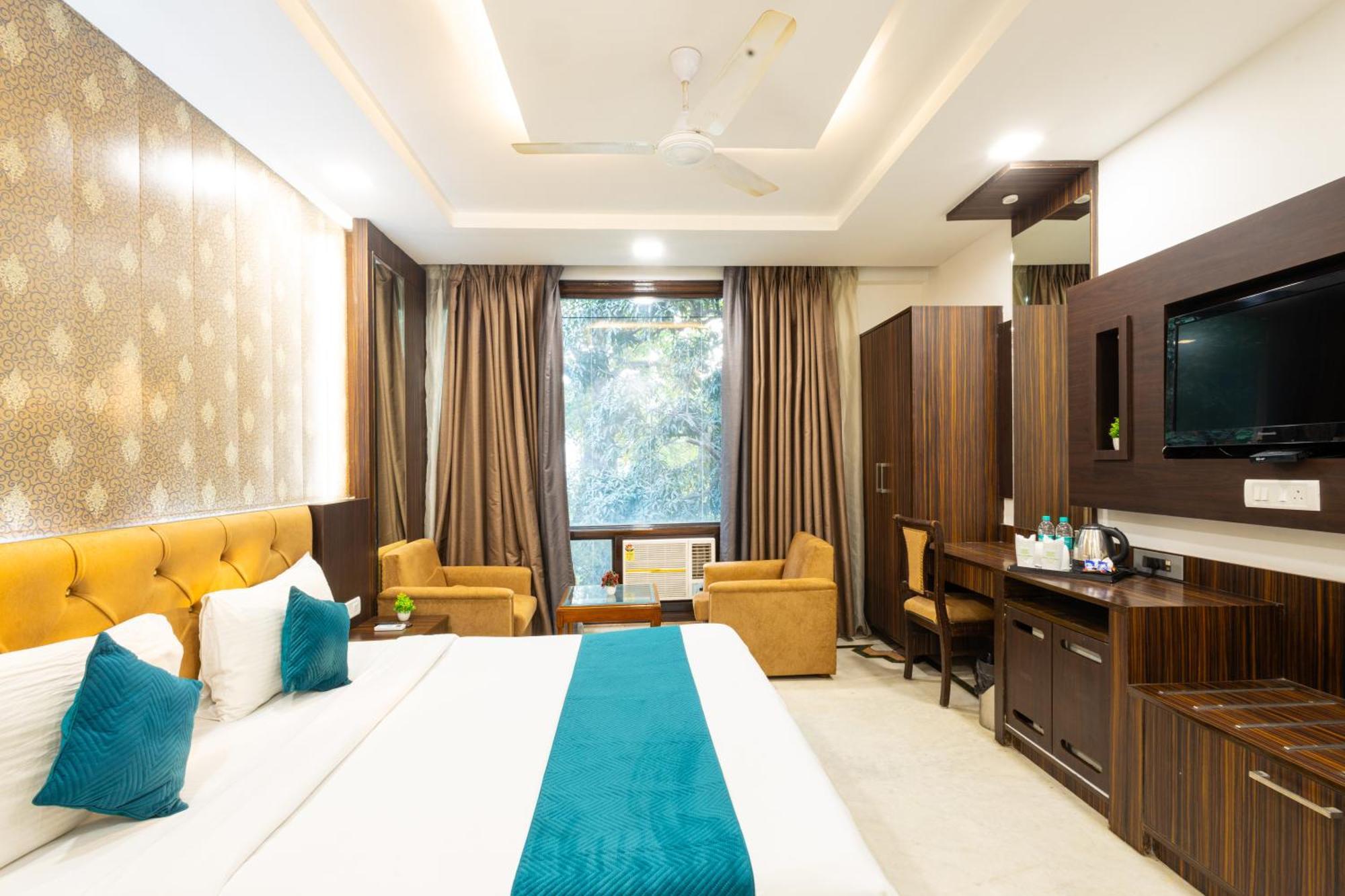 Hotel Panickers Residency - Ajmal Khan Market Near Karol Bagh Metro Дели Экстерьер фото