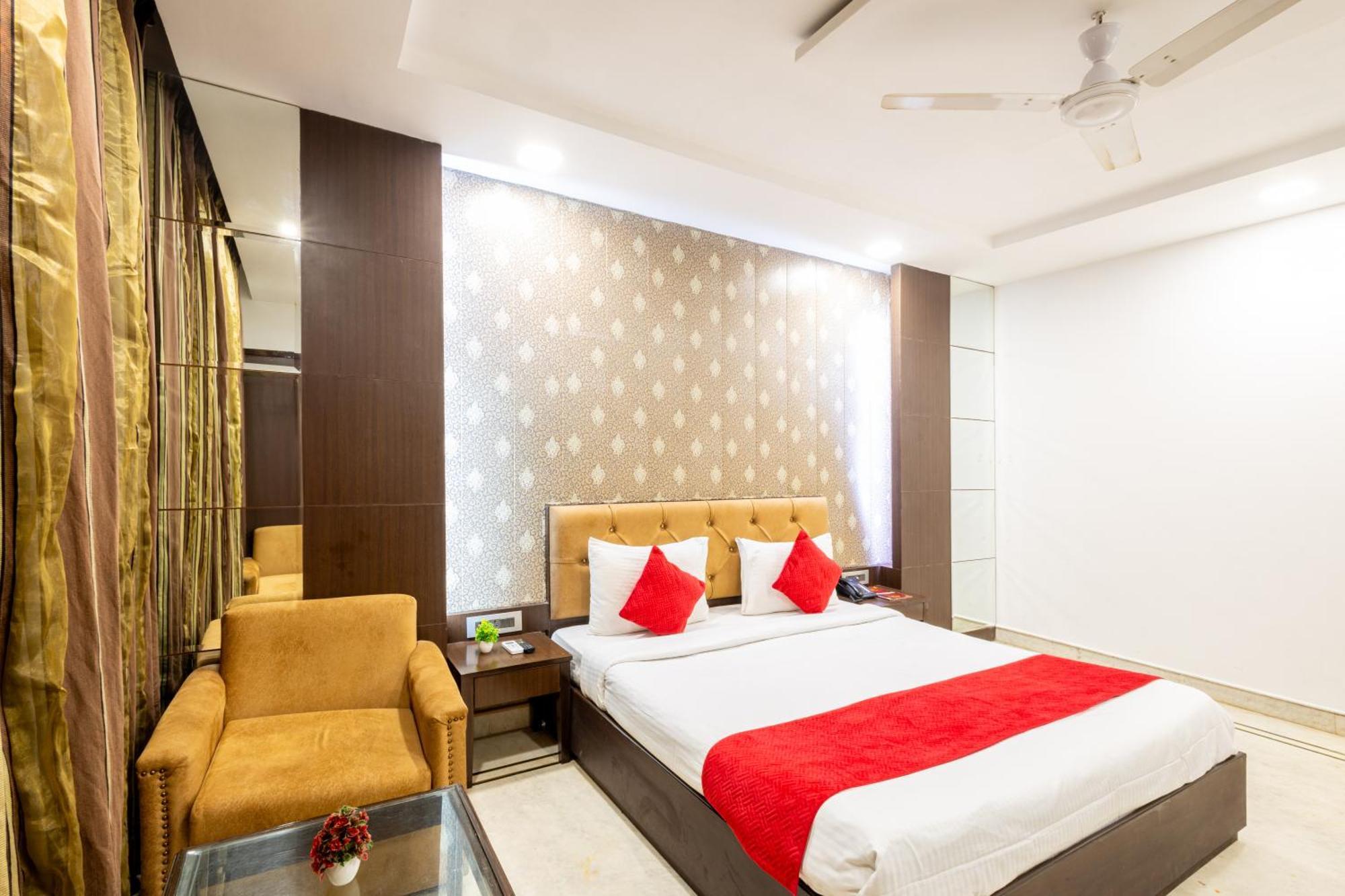 Hotel Panickers Residency - Ajmal Khan Market Near Karol Bagh Metro Дели Экстерьер фото