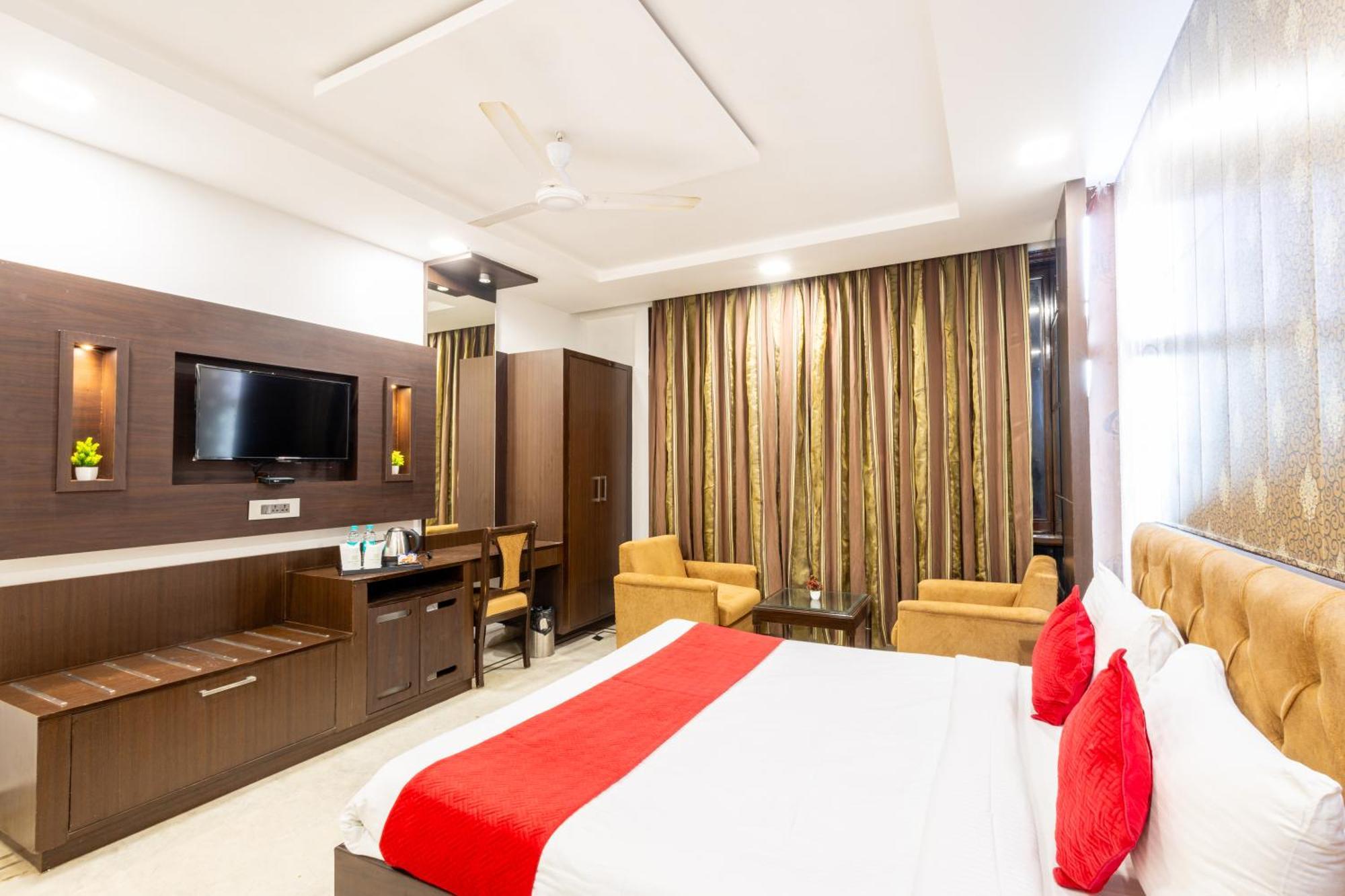 Hotel Panickers Residency - Ajmal Khan Market Near Karol Bagh Metro Дели Экстерьер фото